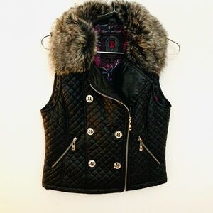 DOLLHOUSE Detachable Faux Fur Collar Quilted Moto Vest, black and gray